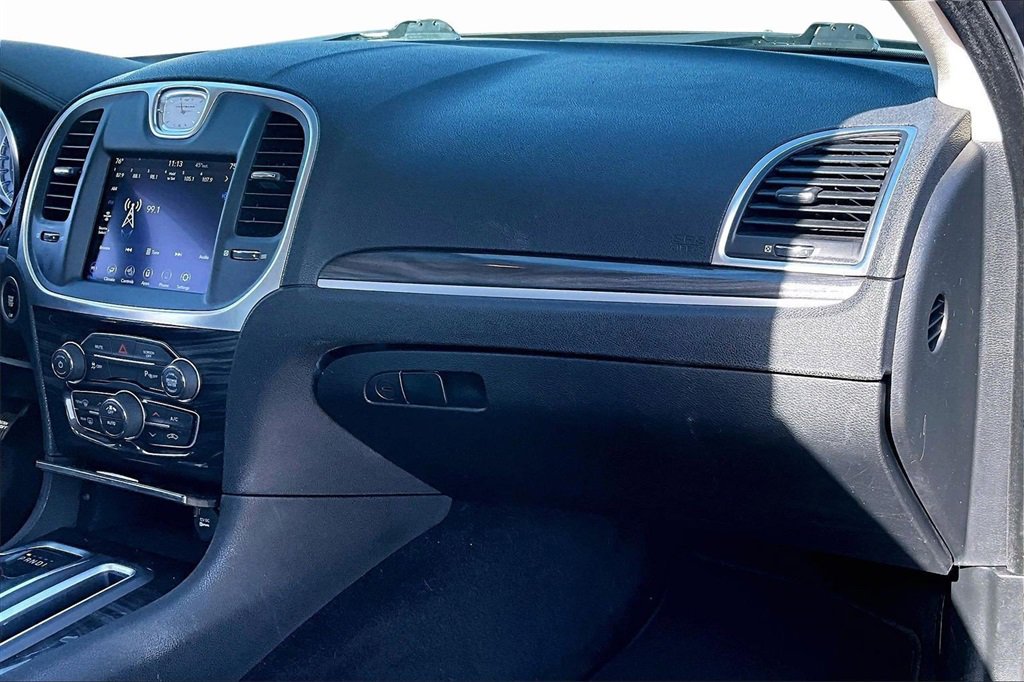 Used 2021 Chrysler 300 Touring L image 16