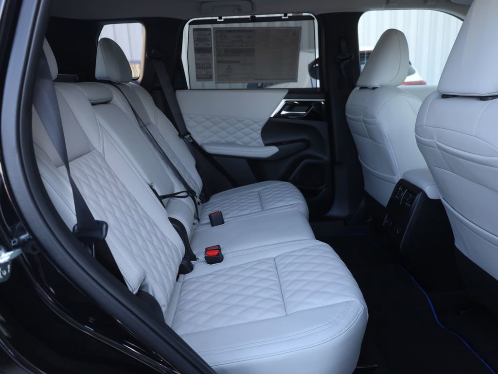 New 2025 Mitsubishi Outlander SEL image 23