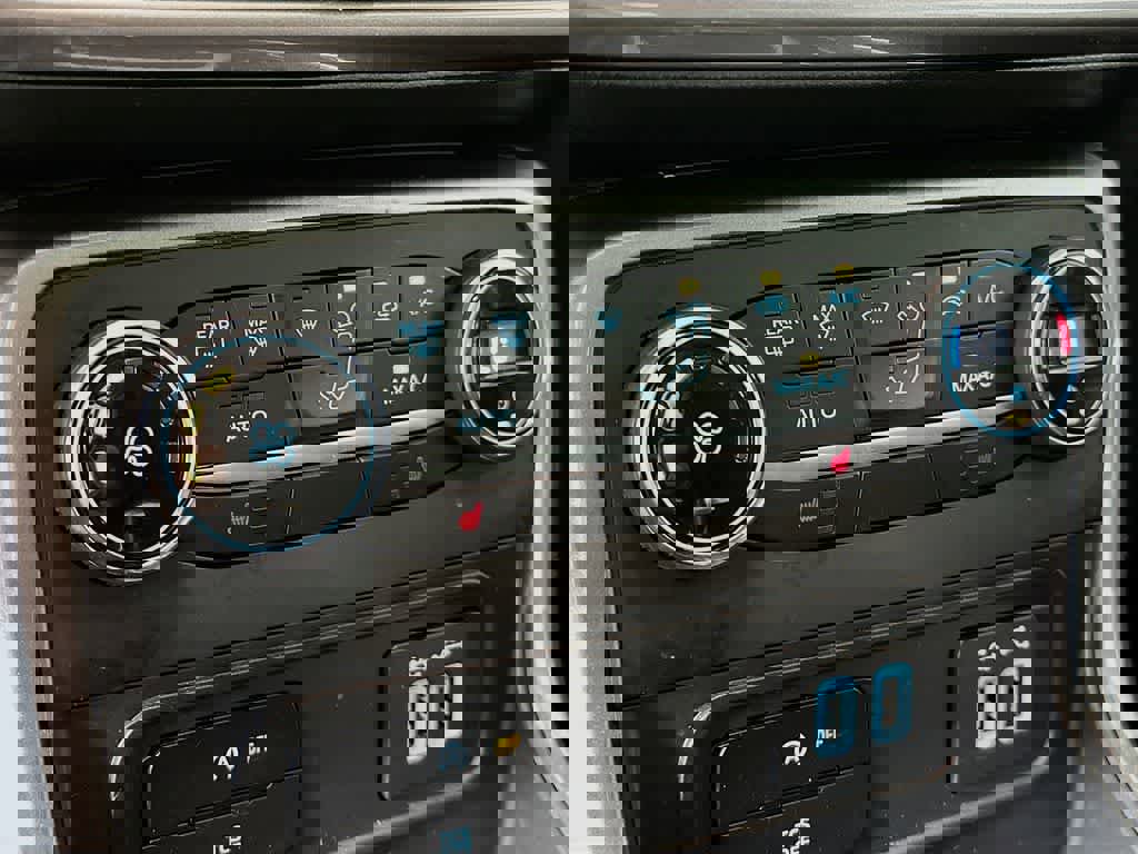 Certified 2022 Ford EcoSport SE w/ SE Convenience Package image 17