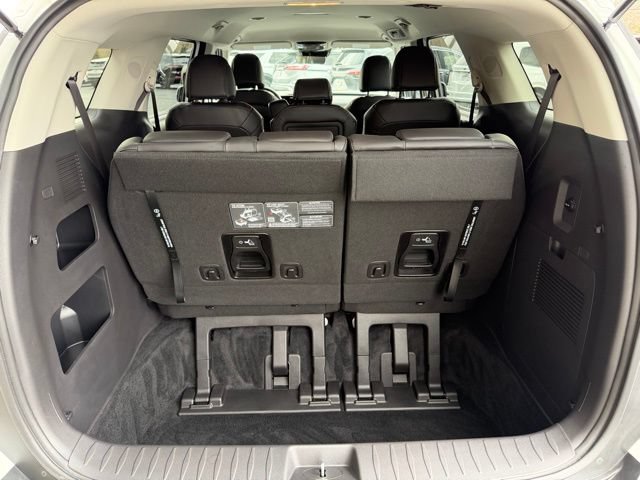 Used 2026 Kia Carnival LXS FWD image 18