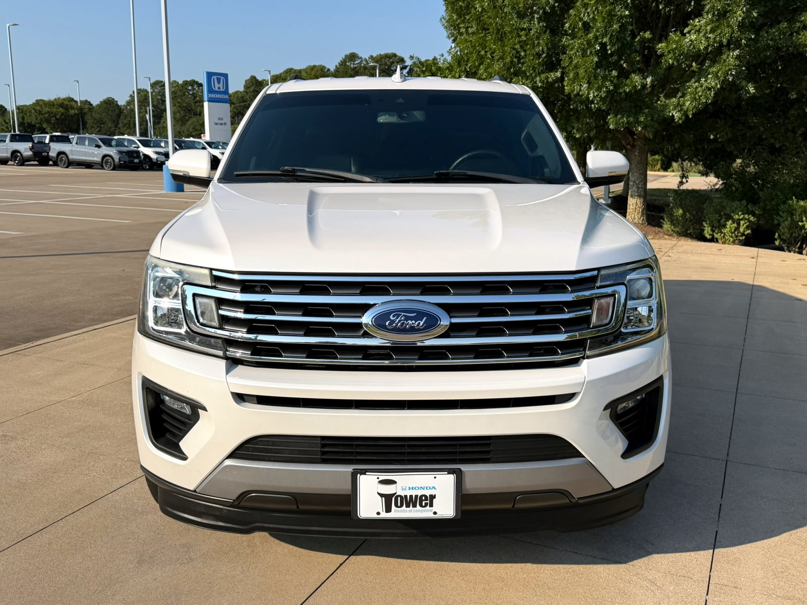 Used 2019 Ford Expedition XLT w/ Equipment Group 202A RWD image 2