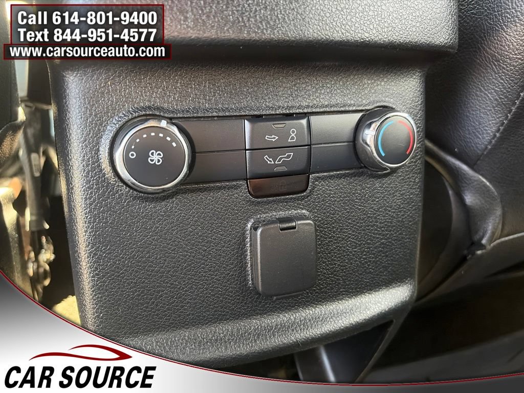 Used 2016 Ford Explorer XLT w/ Equipment Group 201A FWD image 10
