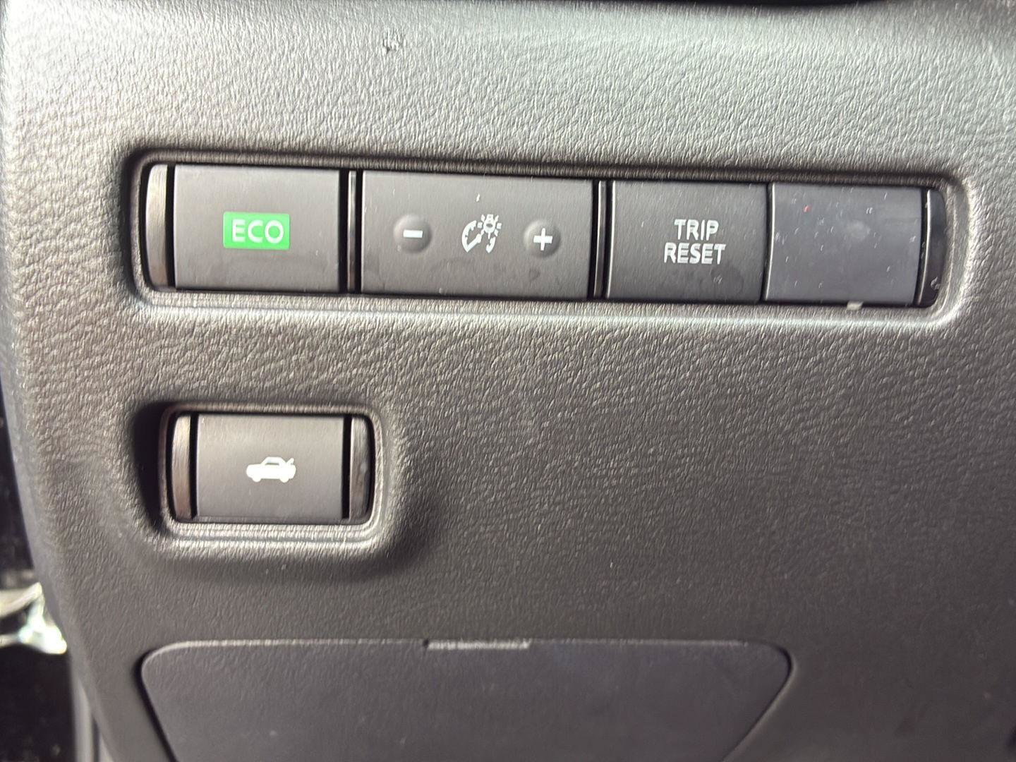 Used 2025 Nissan Sentra SV w/ All-Weather Package FWD image 13