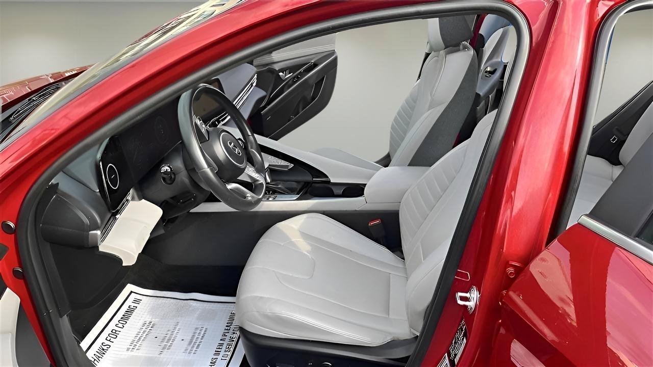 Used 2023 Hyundai Elantra Limited w/ Cargo Package FWD image 10
