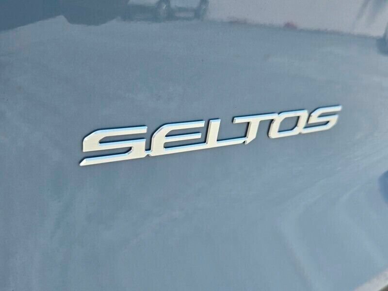 New 2027 Kia Seltos S FWD image 9