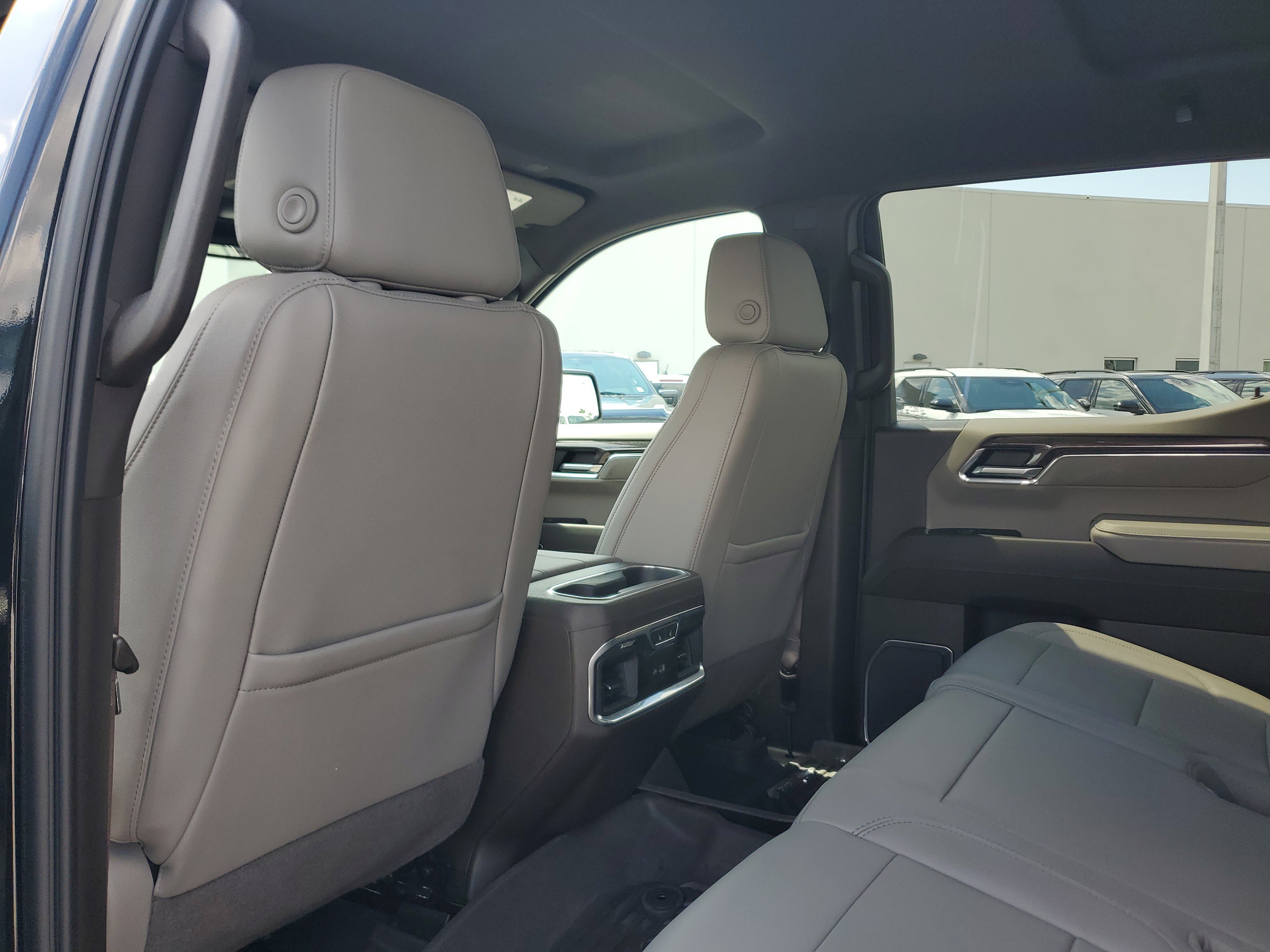 Used 2024 Chevrolet Silverado 1500 LTZ AWD/4WD image 13