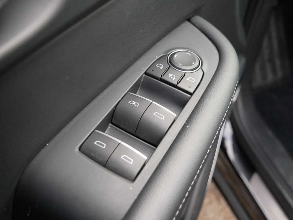 Used 2025 Buick Enclave Sport Touring image 16