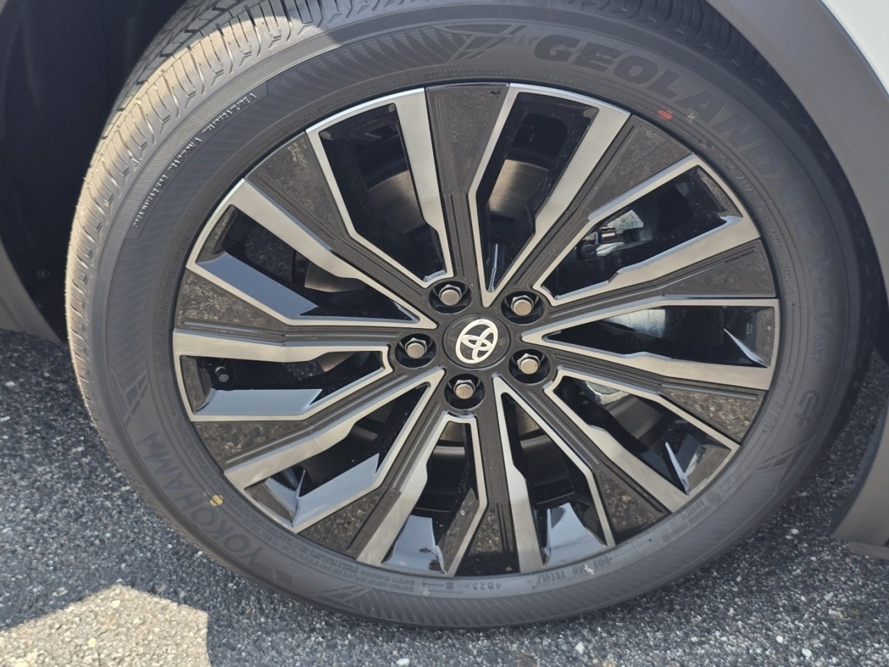 New 2026 Toyota C-HR AWD/4WD image 10