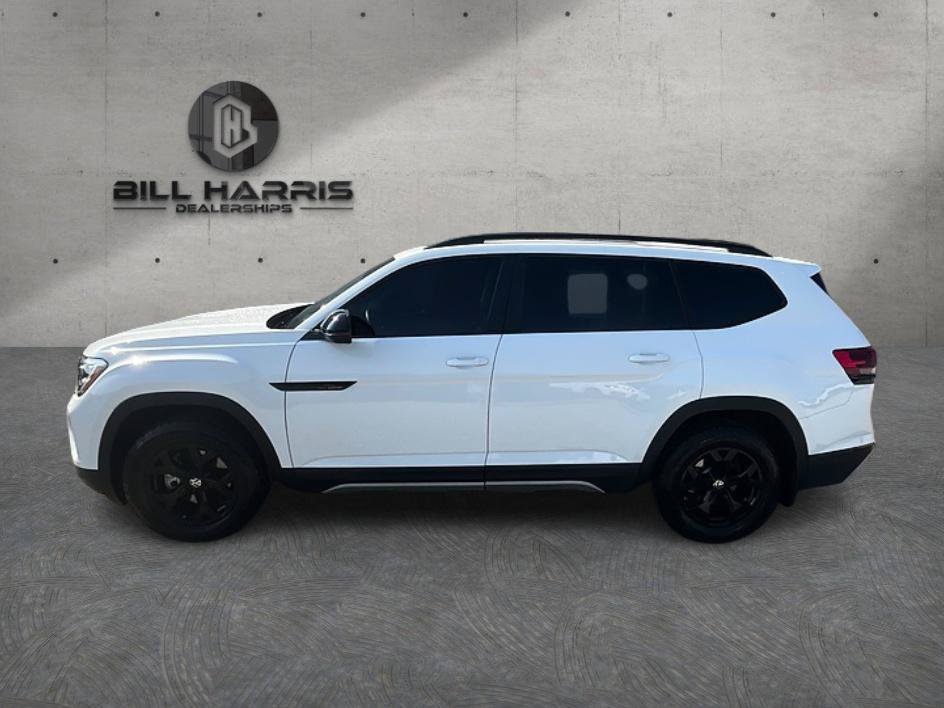 Used 2025 Volkswagen Atlas Peak Edition SE AWD/4WD image 11