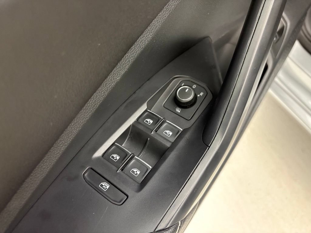 Used 2024 Volkswagen Jetta SE FWD image 26