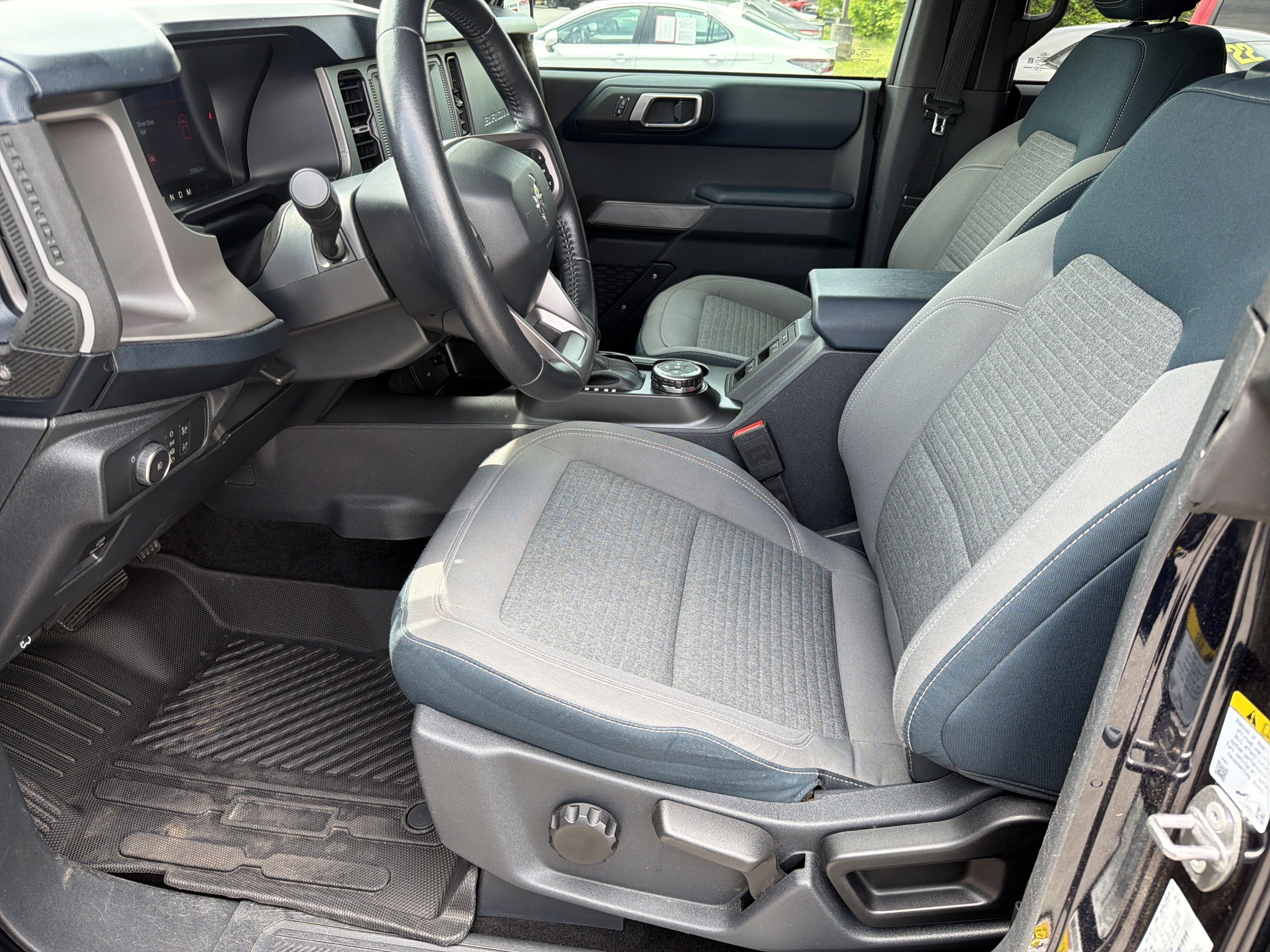 Used 2021 Ford Bronco Outer Banks AWD/4WD image 18