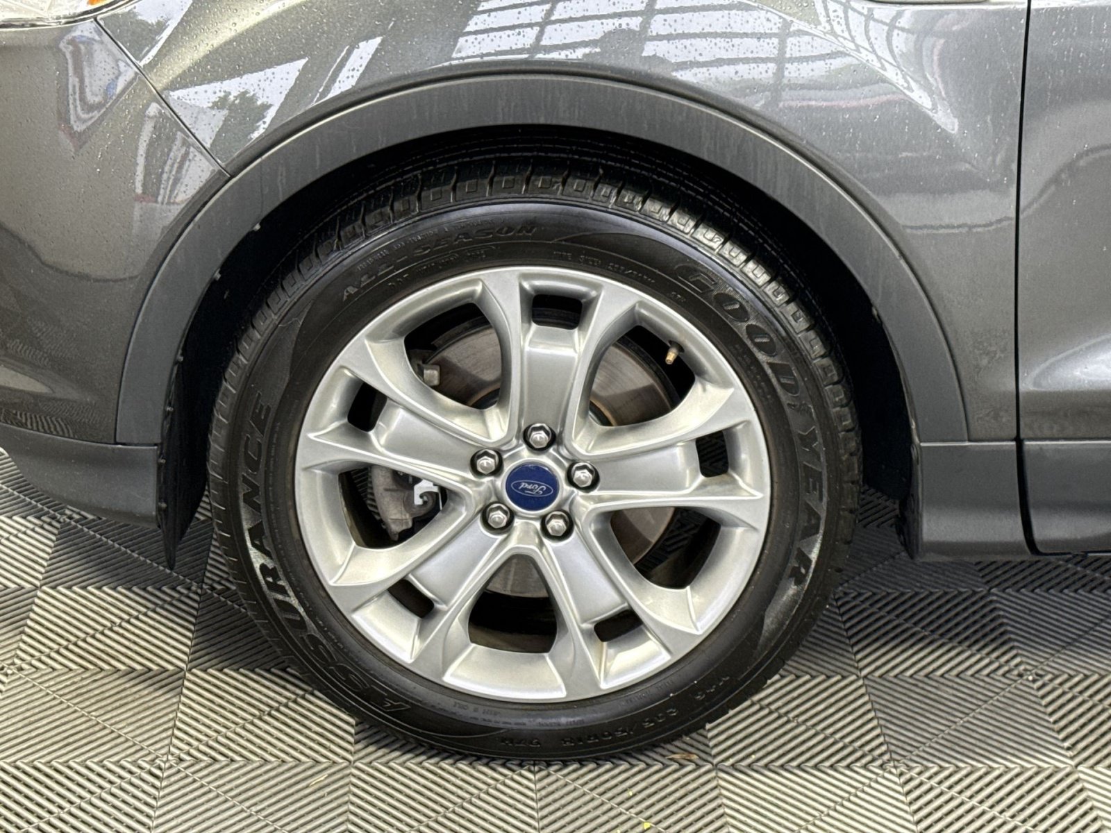 Used 2015 Ford Escape Titanium FWD image 12