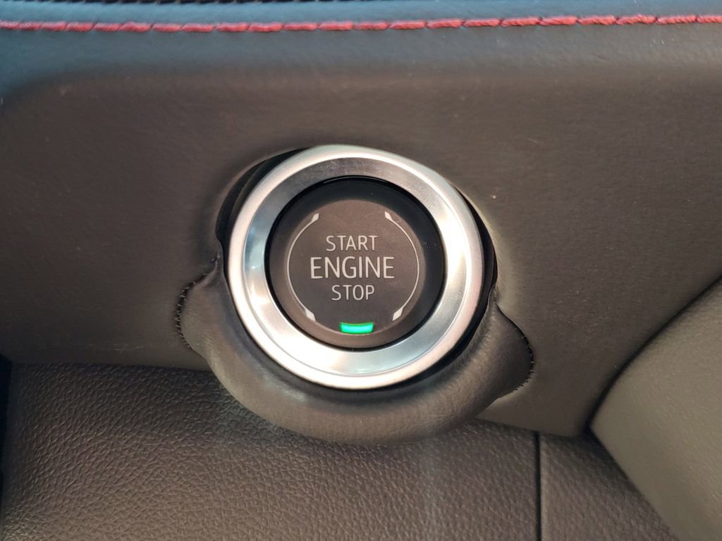 Used 2025 Chevrolet Suburban RST image 29