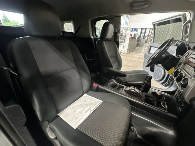 Used 2010 Toyota FJ Cruiser 4WD image 32