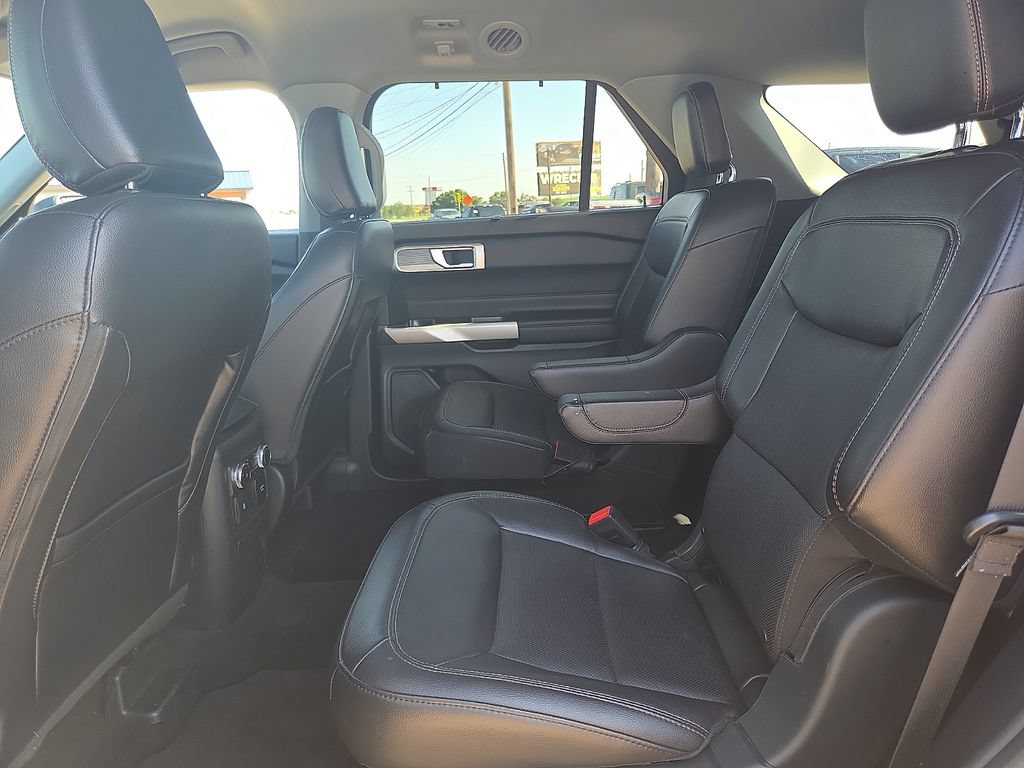 Used 2023 Ford Explorer Limited w/ Equipment Group 301A RWD image 17