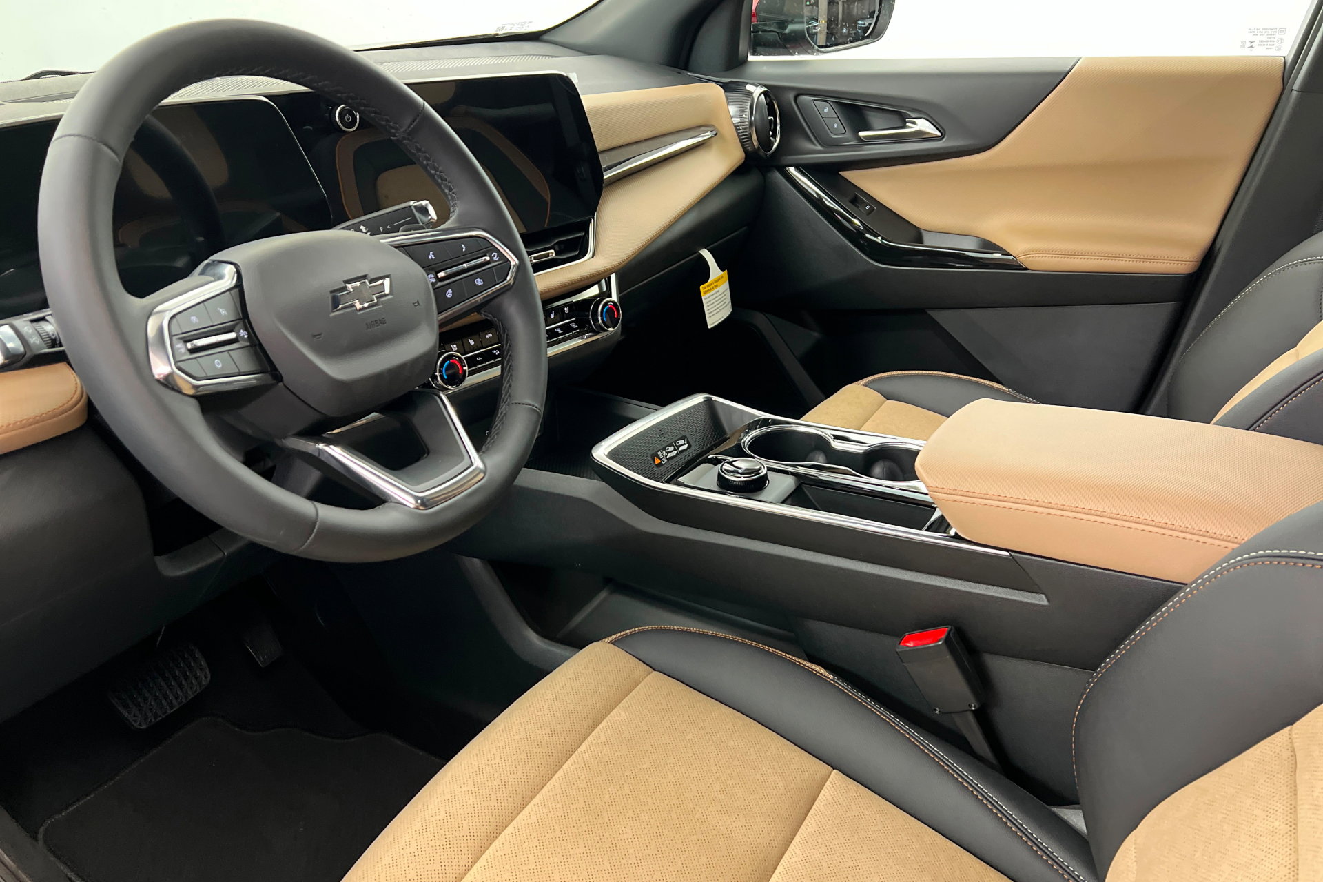 New 2026 Chevrolet Equinox ACTIV w/ Convenience Package III image 16