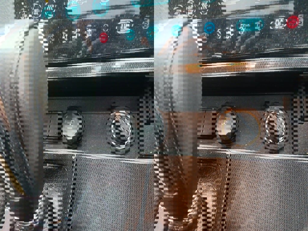 Used 2018 Ford Taurus Limited image 35