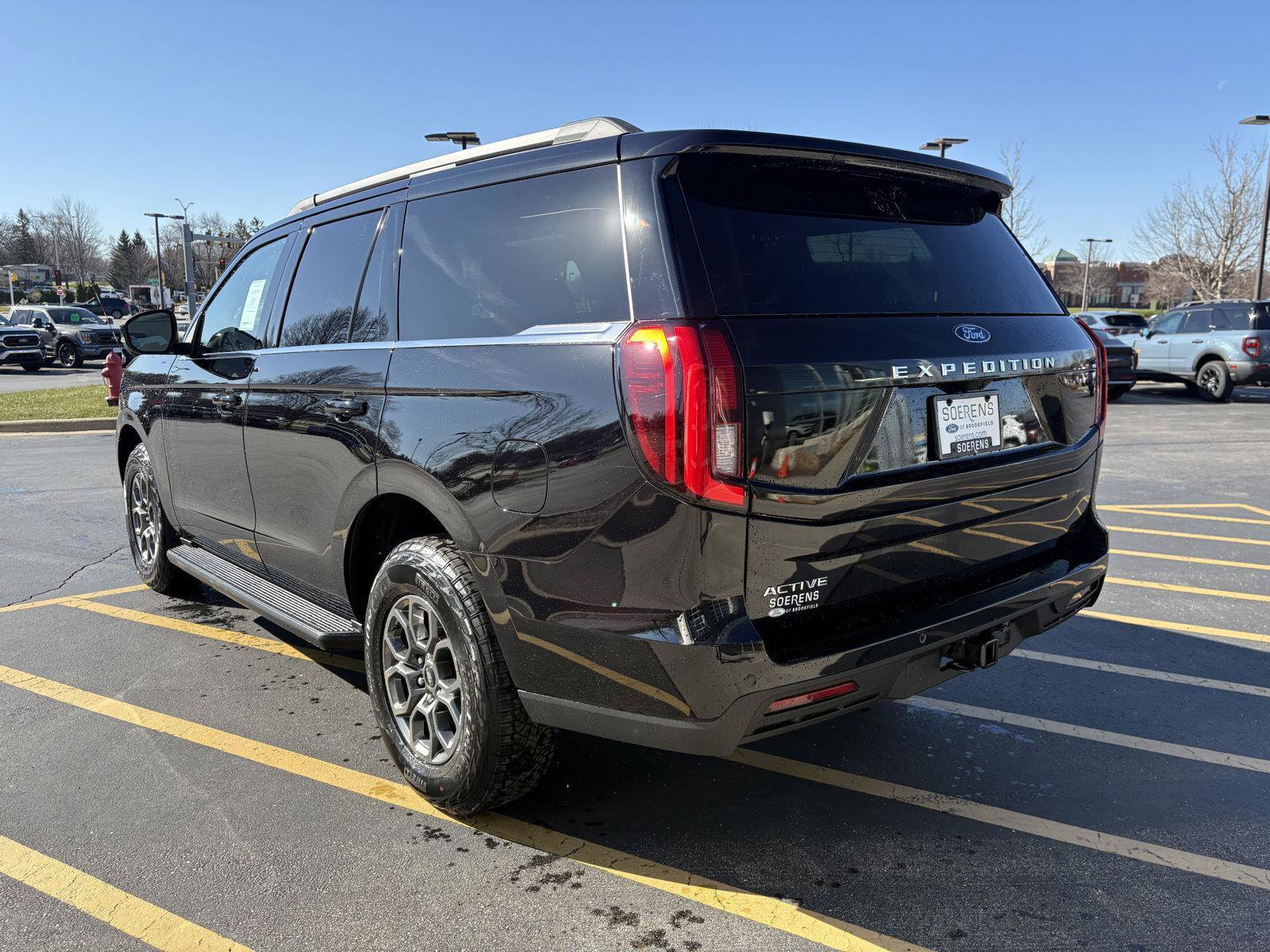 New 2026 Ford Expedition Active AWD/4WD image 4