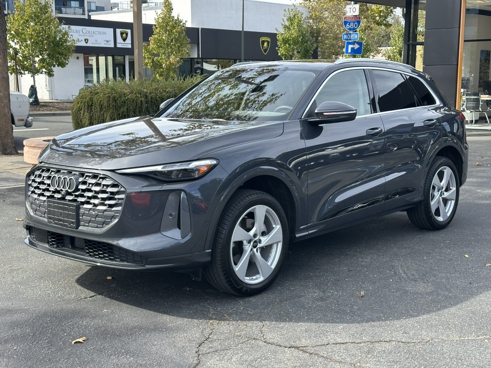 Used 2025 Audi Q5 Premium Plus AWD/4WD image 3