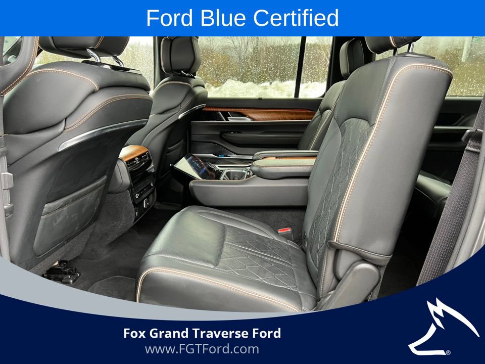 Used 2024 Jeep Grand Wagoneer L Series III AWD/4WD image 4