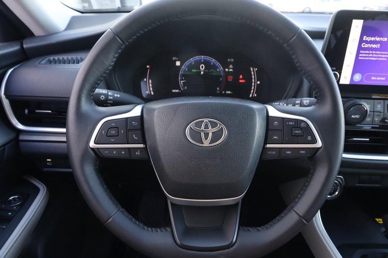 Used 2025 Toyota Grand Highlander AWD image 12