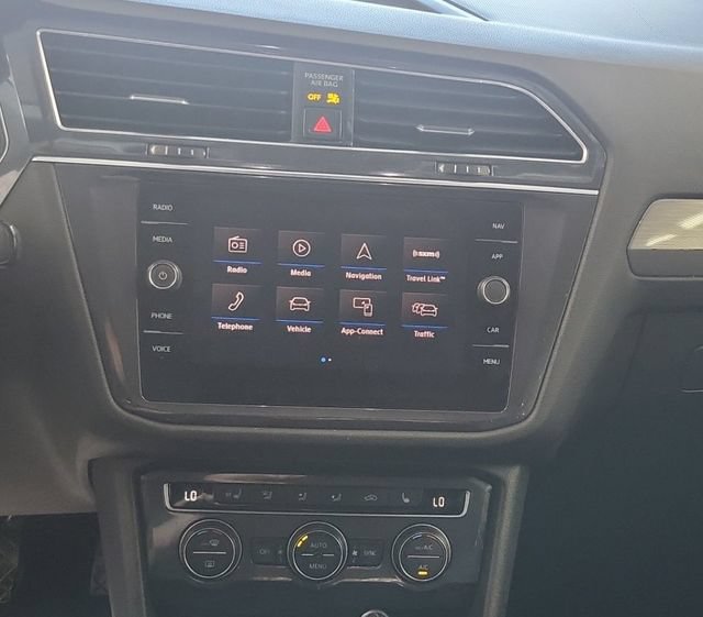 Used 2020 Volkswagen Tiguan SEL FWD image 11
