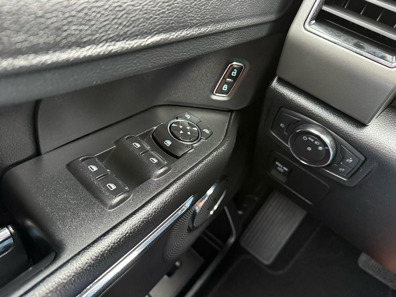 Used 2019 Ford Expedition XLT w/ Equipment Group 201A image 29