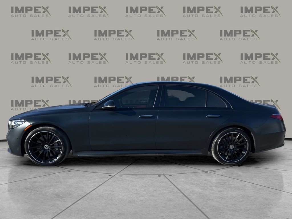 Used 2023 Mercedes-Benz S 580 4MATIC Sedan w/ AMG Line image 2