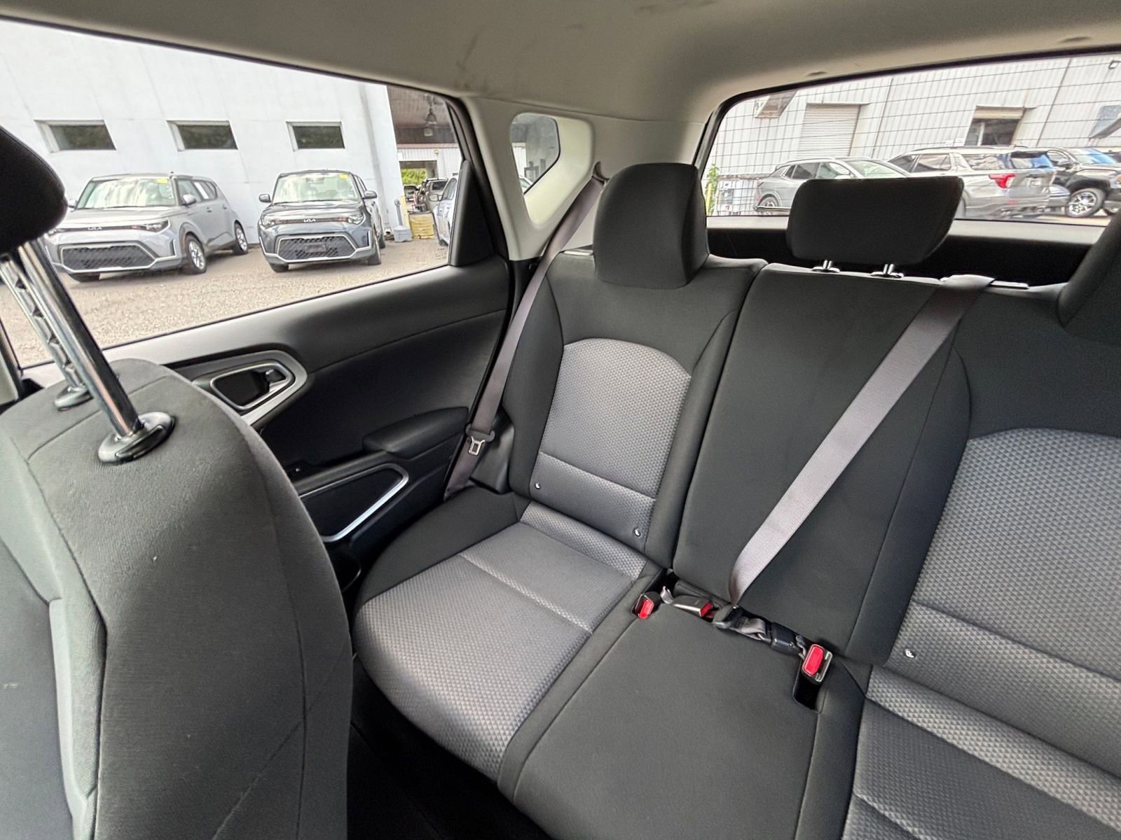 Used 2025 Kia Soul LX w/ LX Technology Package FWD image 37