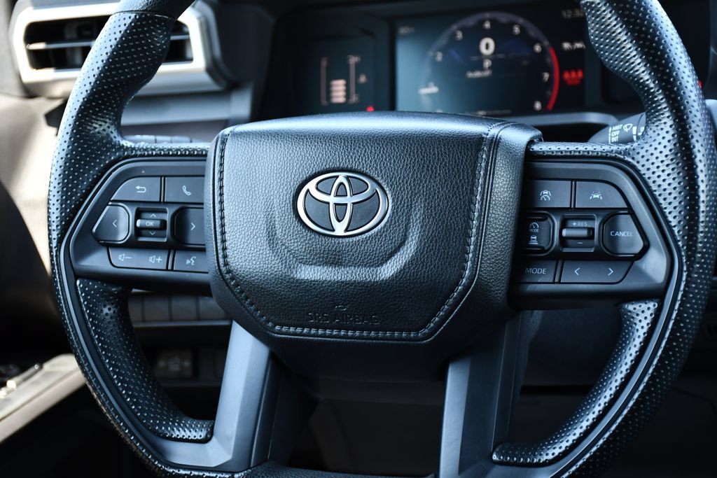 Used 2025 Toyota Tacoma SR5 AWD/4WD image 28