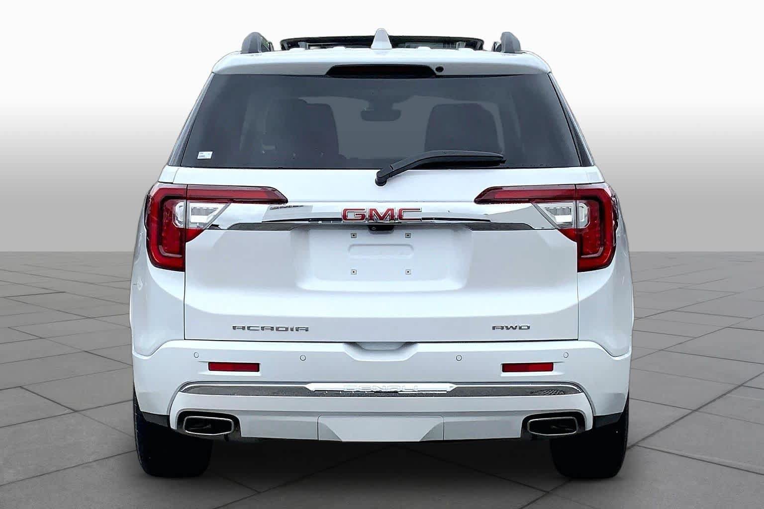 Used 2023 GMC Acadia Denali w/ Denali Technology Package AWD/4WD image 5