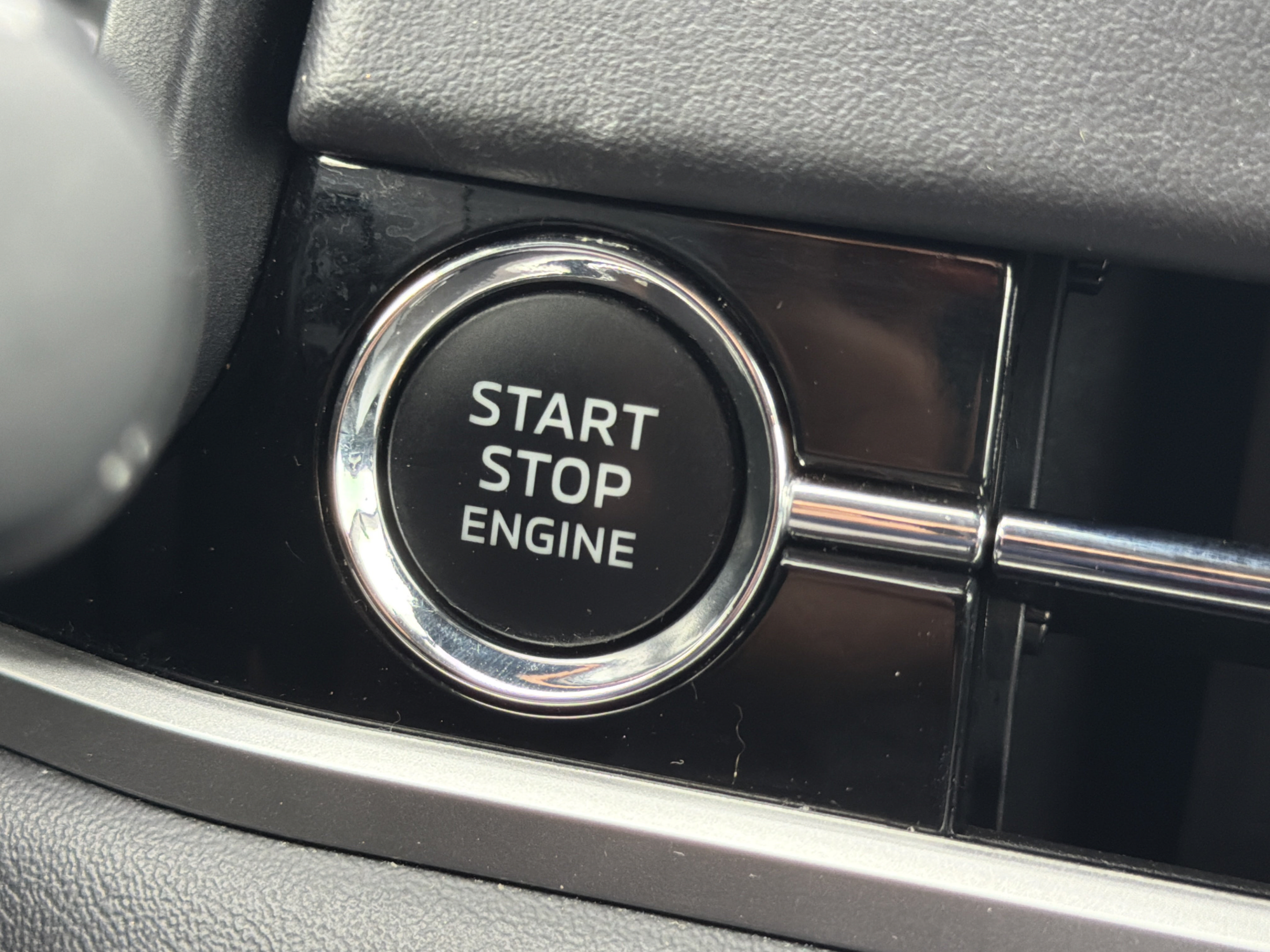 Used 2024 Mitsubishi Outlander SE FWD image 29