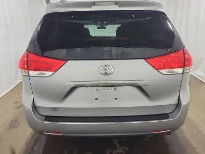 Used 2014 Toyota Sienna LE image 5