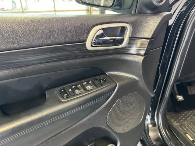 Used 2021 Jeep Grand Cherokee Laredo X image 6