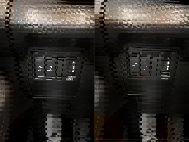 Used 2024 Subaru Ascent Premium w/ Convenience Package image 24