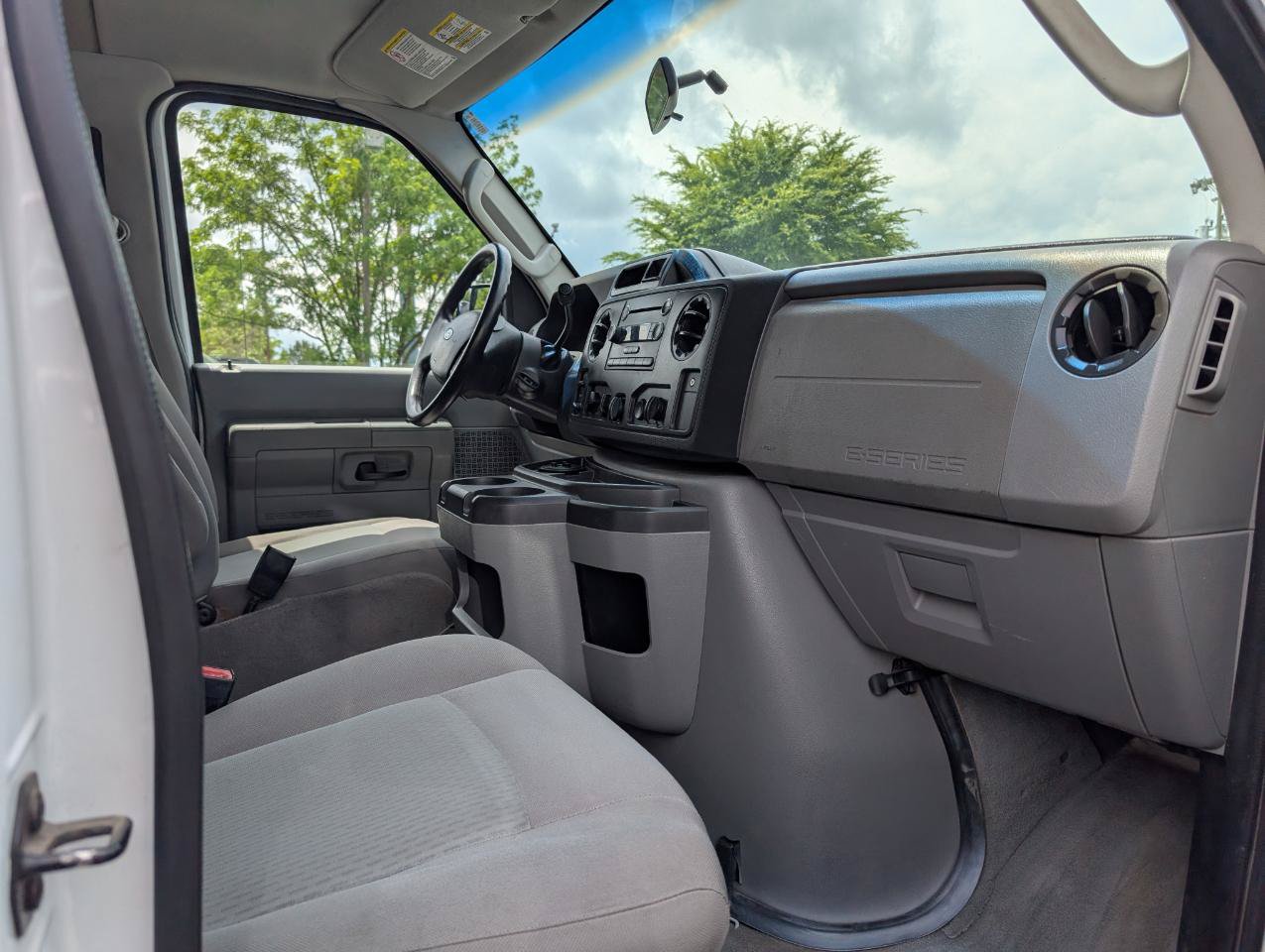 Used 2013 Ford E-350 and Econoline 350 XLT RWD image 18