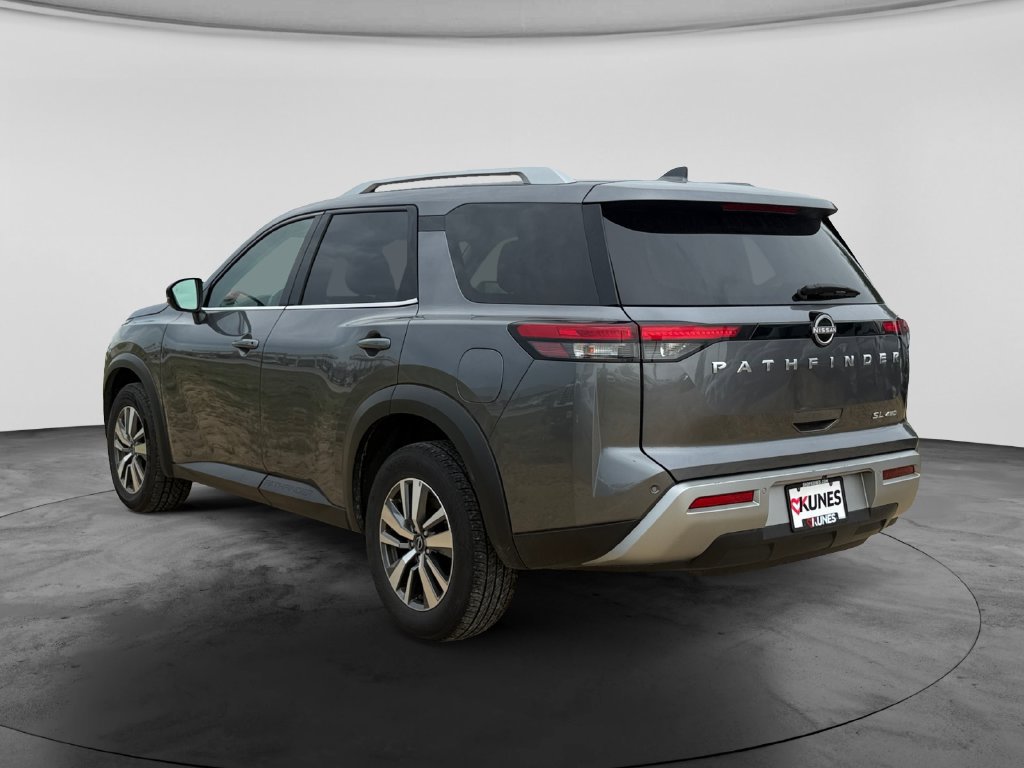 Used 2025 Nissan Pathfinder SL AWD/4WD image 7