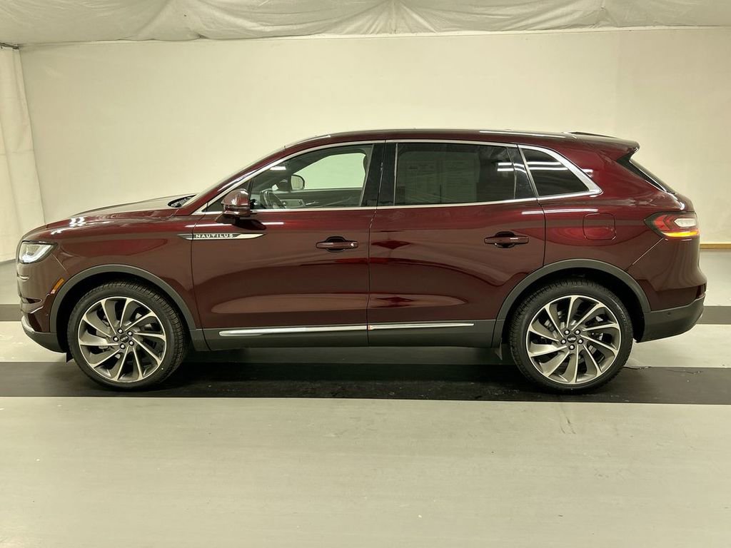 Used 2023 Lincoln Nautilus Reserve w/ Equipment Group 202A image 7