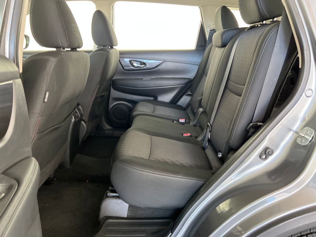 Used 2018 Nissan Rogue S image 28