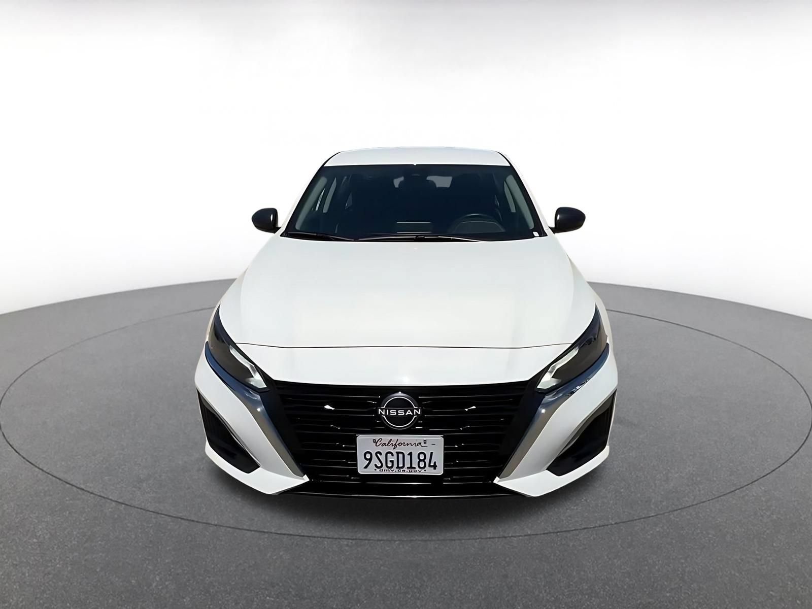 Used 2025 Nissan Altima 2.5 SV FWD image 4