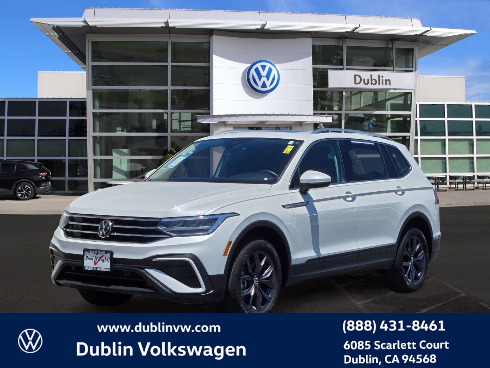 Certified 2023 Volkswagen Tiguan SE w/ Panoramic Sunroof Package FWD image 8