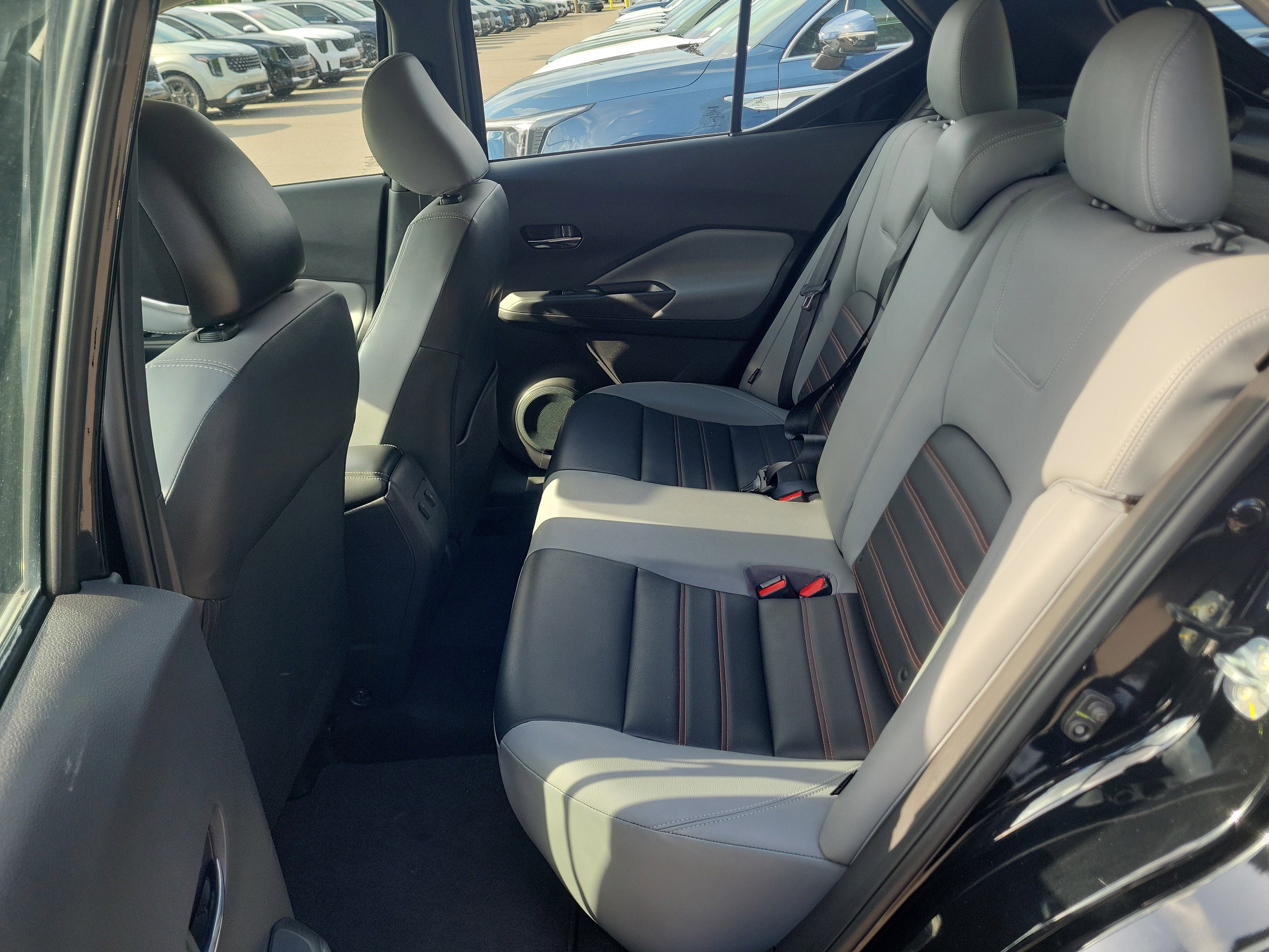 Used 2023 Nissan Kicks SR w/ SR Premium Package FWD image 15
