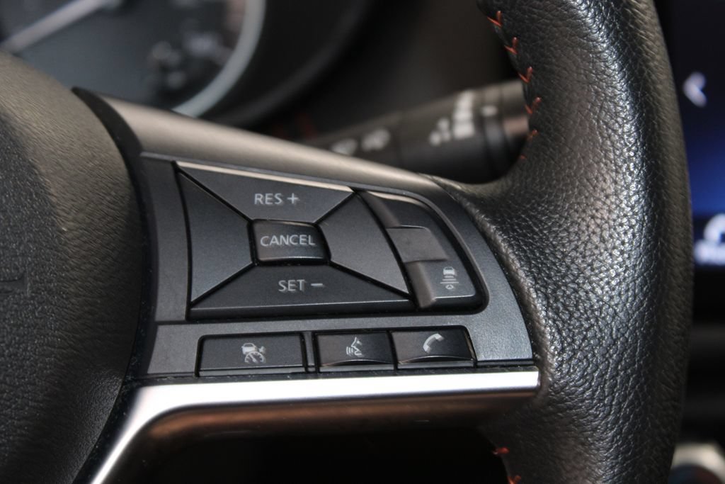 Used 2024 Nissan Versa SR FWD image 34
