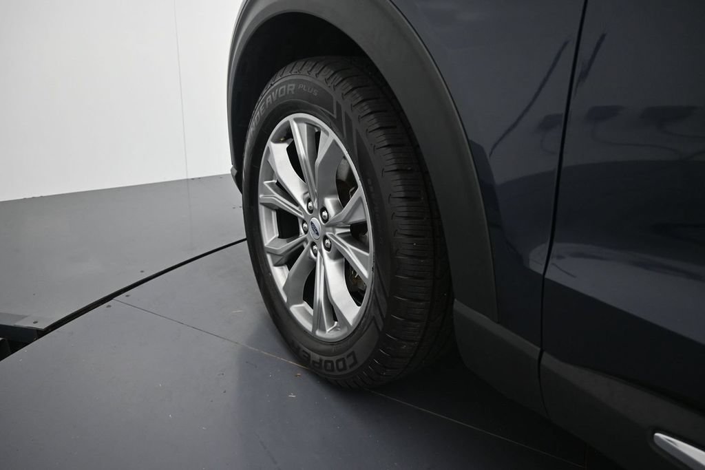 Used 2023 Ford Explorer Limited w/ Equipment Group 301A RWD image 11