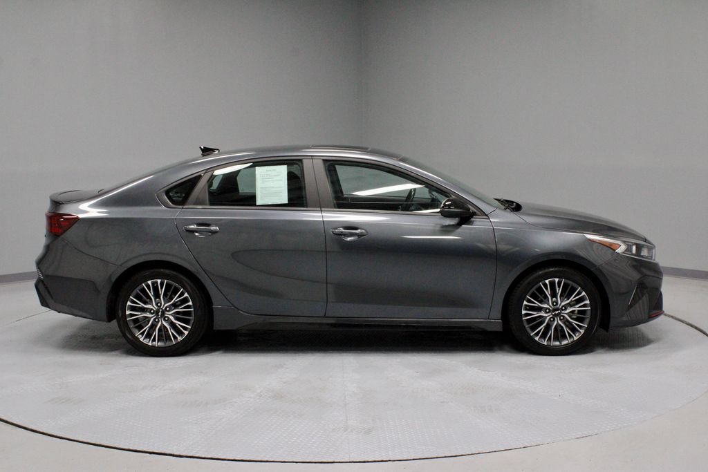 Used 2023 Kia Forte GT-Line w/ GT-Line Premium Package FWD image 5
