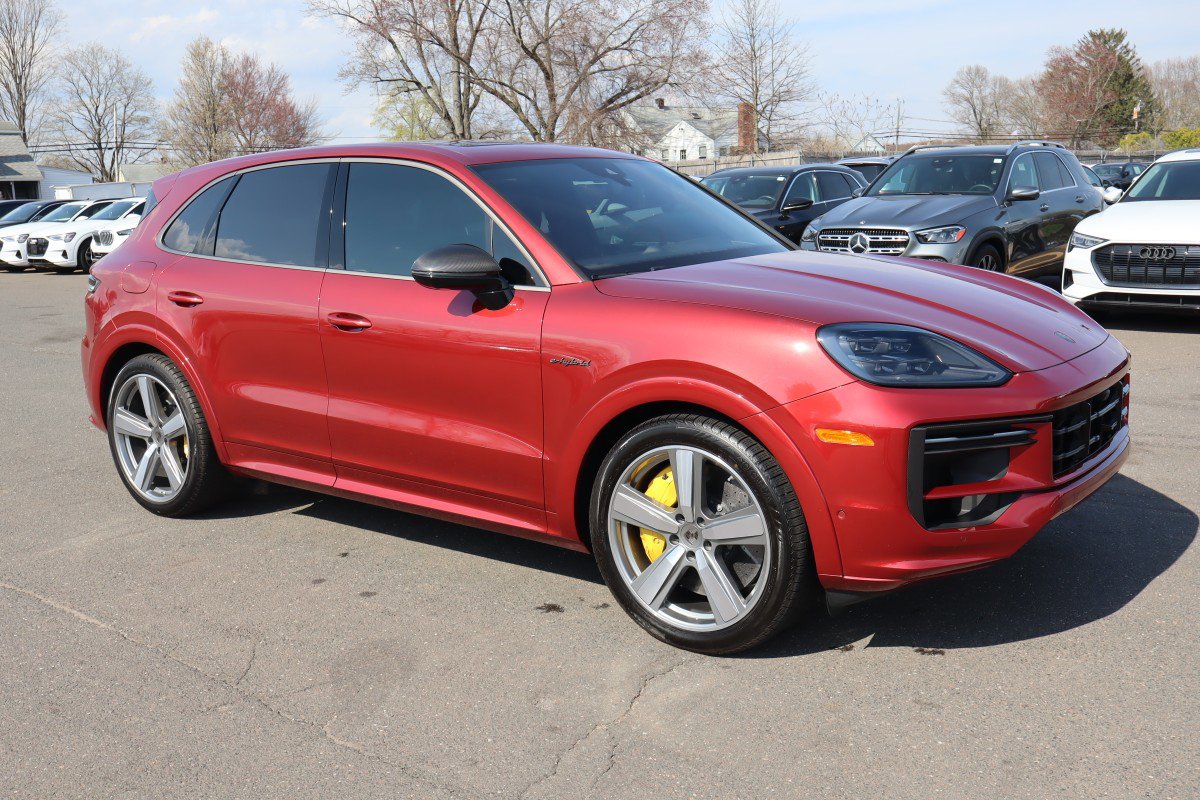 Used 2025 Porsche Cayenne Turbo AWD/4WD image 3