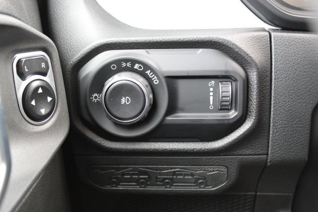 Used 2024 Jeep Wrangler Sport S image 12