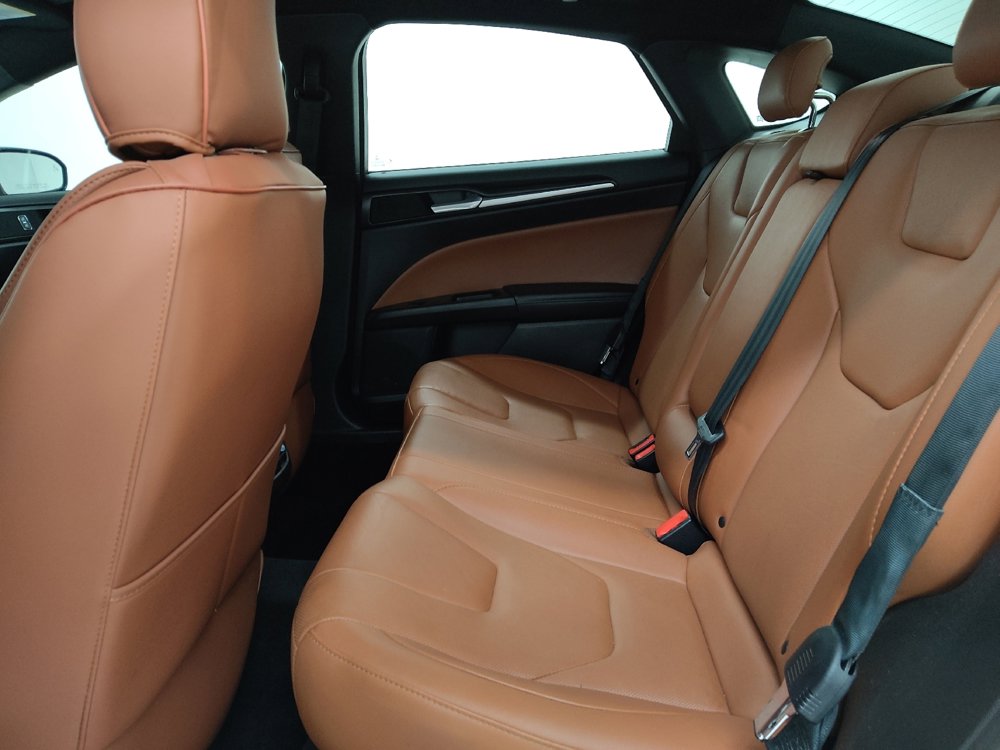 Used 2019 Ford Fusion Titanium image 18