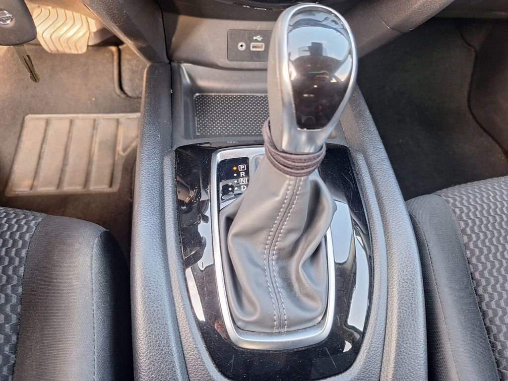 Used 2021 Nissan Rogue Sport S image 18