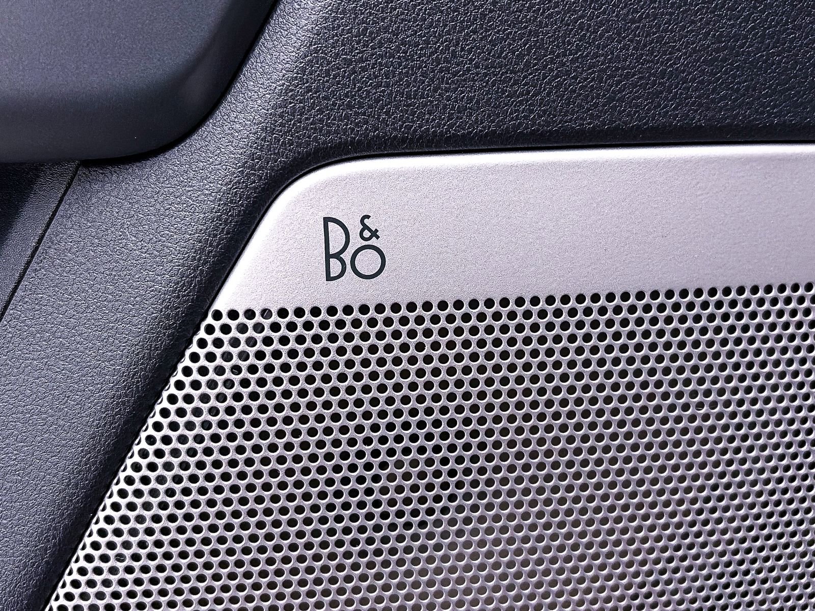 Used 2023 Ford F150 Lightning Lariat w/ Equipment Group 511A High image 4